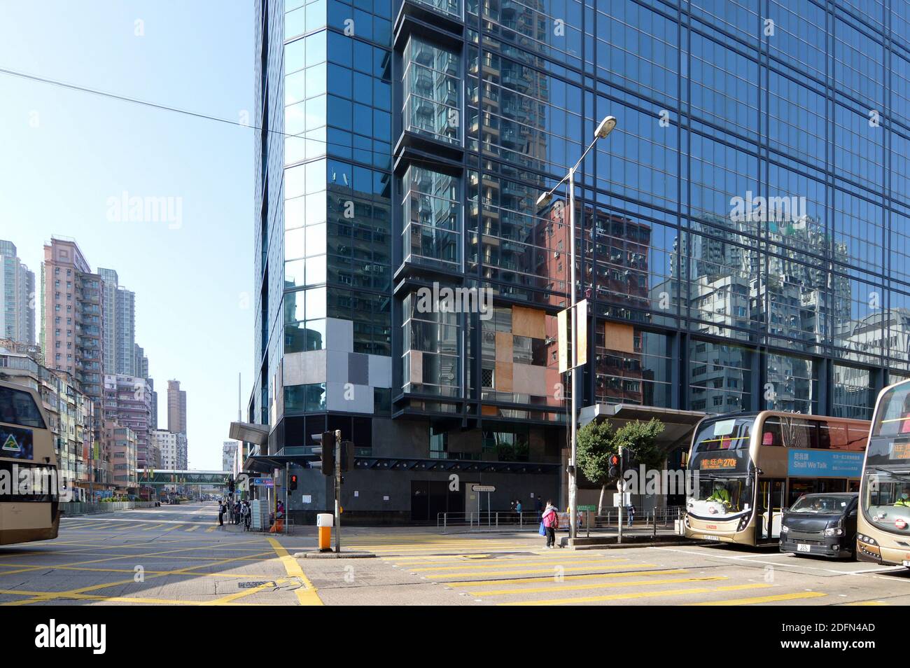 Les fenêtres des bureaux du gouvernement de Cheung Sha WAN, Sam Shui po, Hong Kong ont été endommagées par 2019 manifestations pro-démocratie Banque D'Images