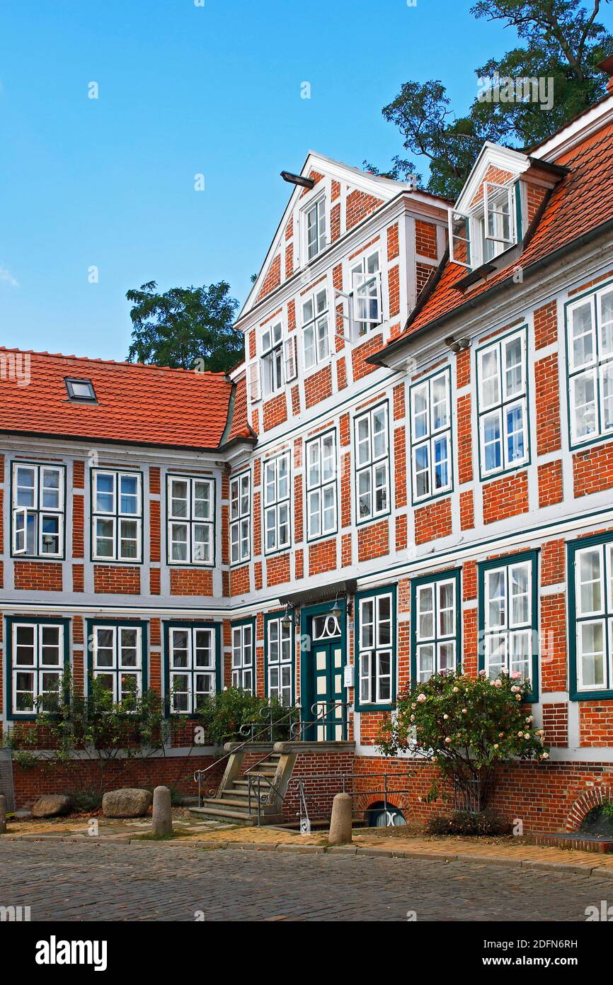 Maison historique à colombages construite en 1811, vieille ville de Lauenburg, duché du comté de Lauenburg, Schleswig-Holstein, Allemagne Banque D'Images