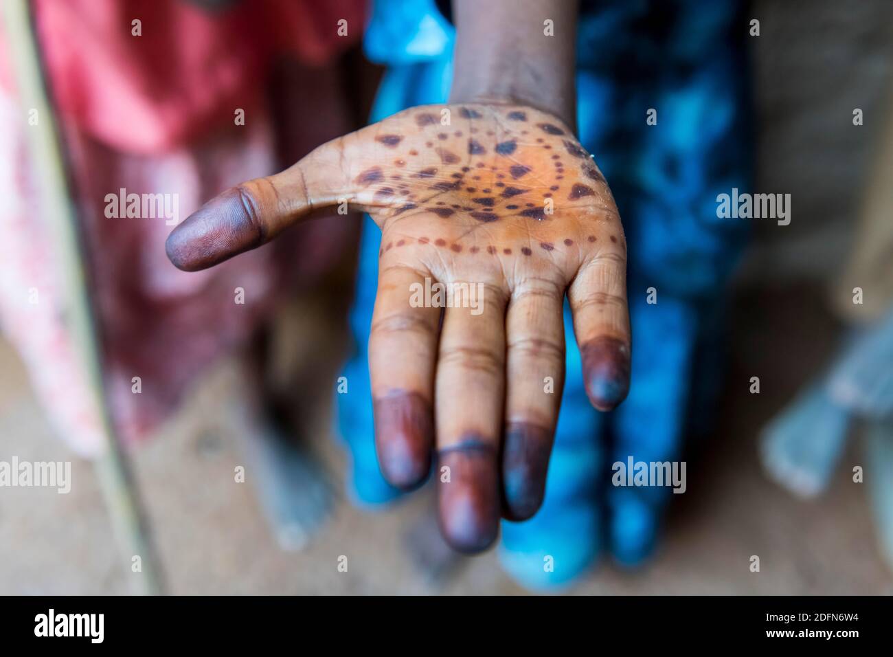 Teint à la main au henné avec motif, Agadez, Niger Banque D'Images