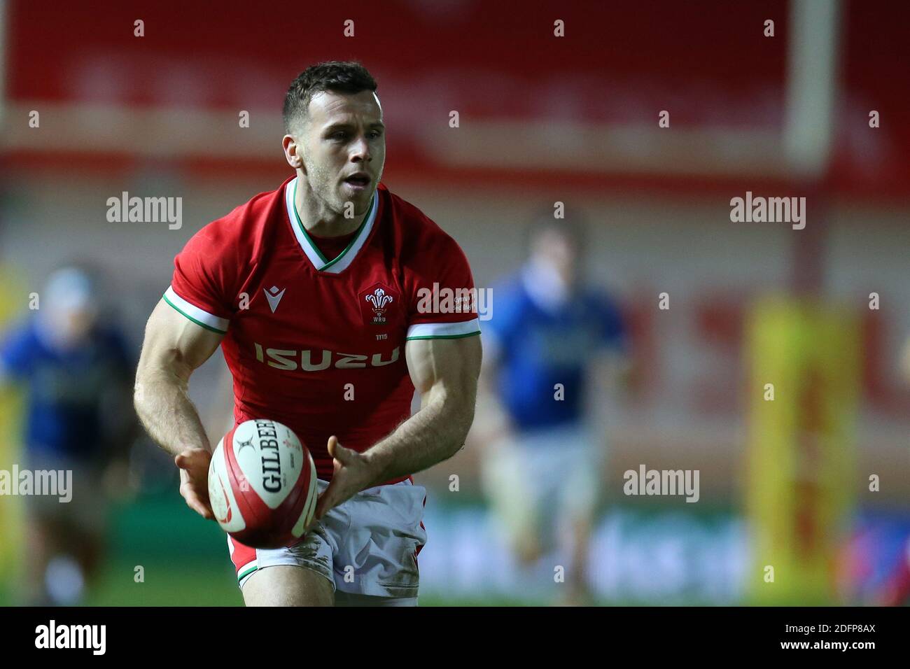 Llanelli, Royaume-Uni. 05e décembre 2020. Gareth Davies du pays de Galles en action. Match de rugby de la coupe de l'automne des Nations, pays de Galles contre Italie au Parc y Scarlets de Llanelli, pays de Galles du Sud, le samedi 5 décembre 2020. Cette image ne peut être utilisée qu'à des fins éditoriales. Usage éditorial seulement, photo par Andrew Orchard/Andrew Orchard sports photographie/Alamy Live News crédit: Andrew Orchard sports photographie/Alamy Live News Banque D'Images