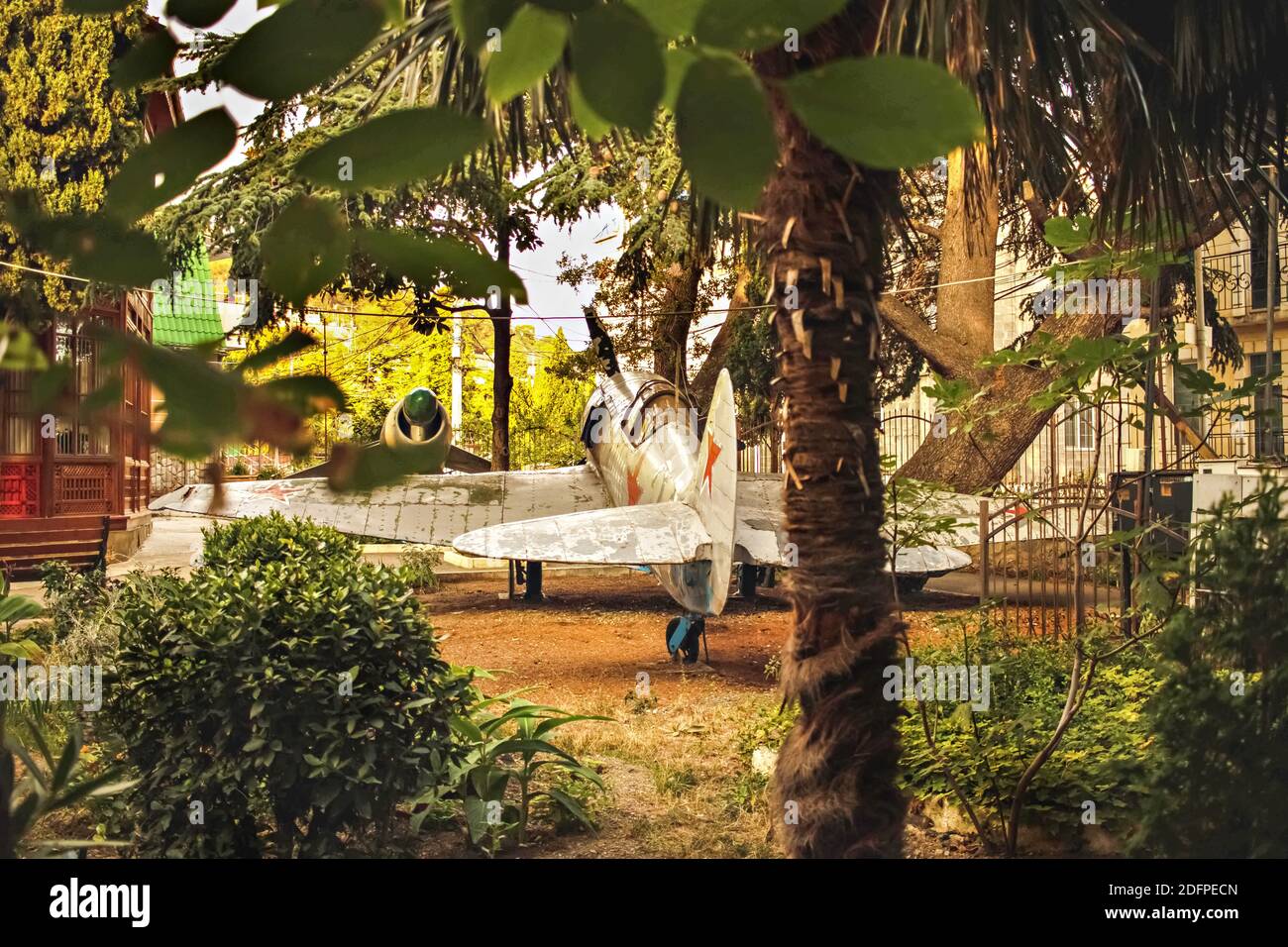 L'ancien avion militaire s'est écrasé dans la jungle. Banque D'Images