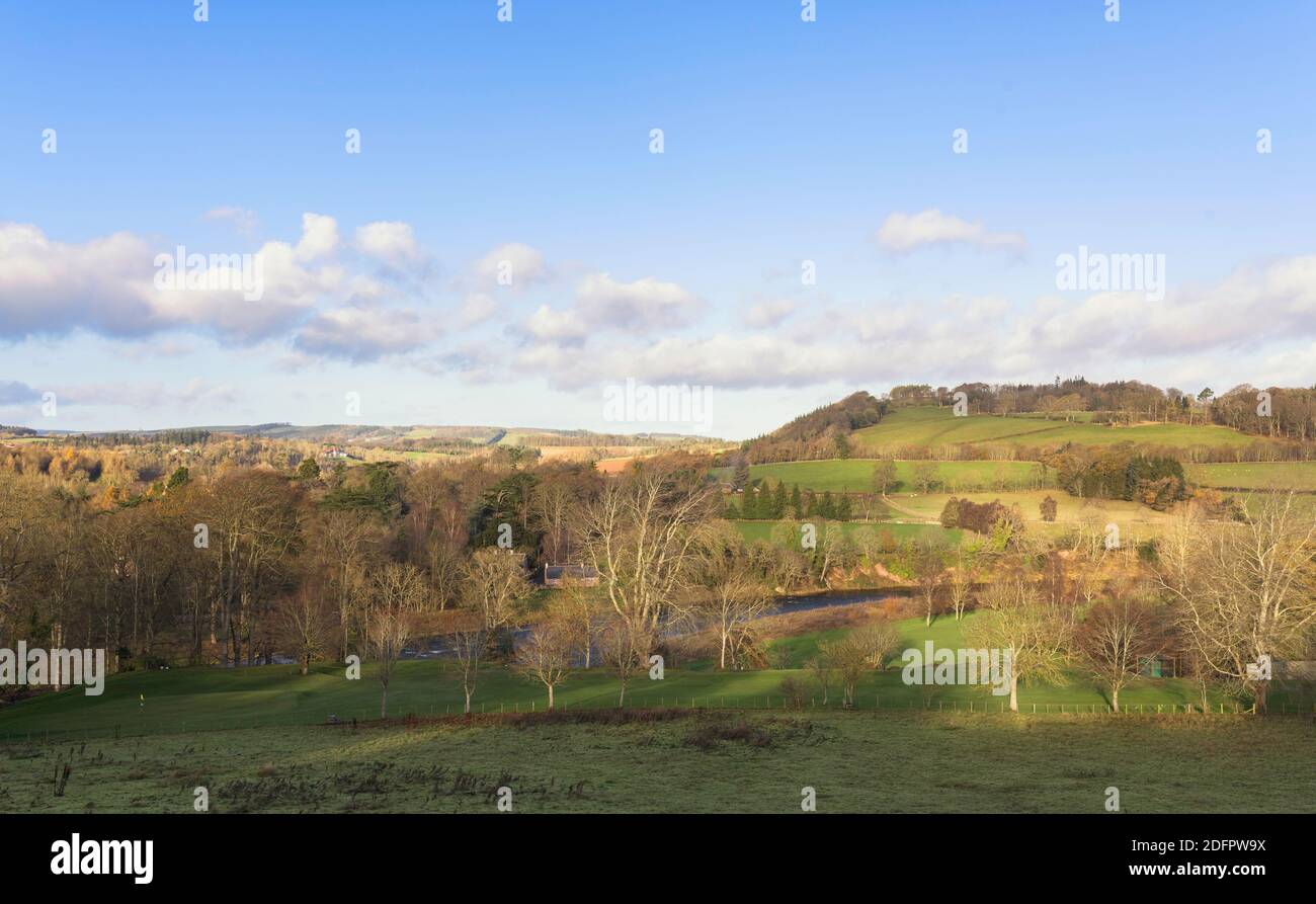 River Tweed à St Boswells Roxburghshire est à la frontière de l'Écosse au Royaume-Uni Banque D'Images