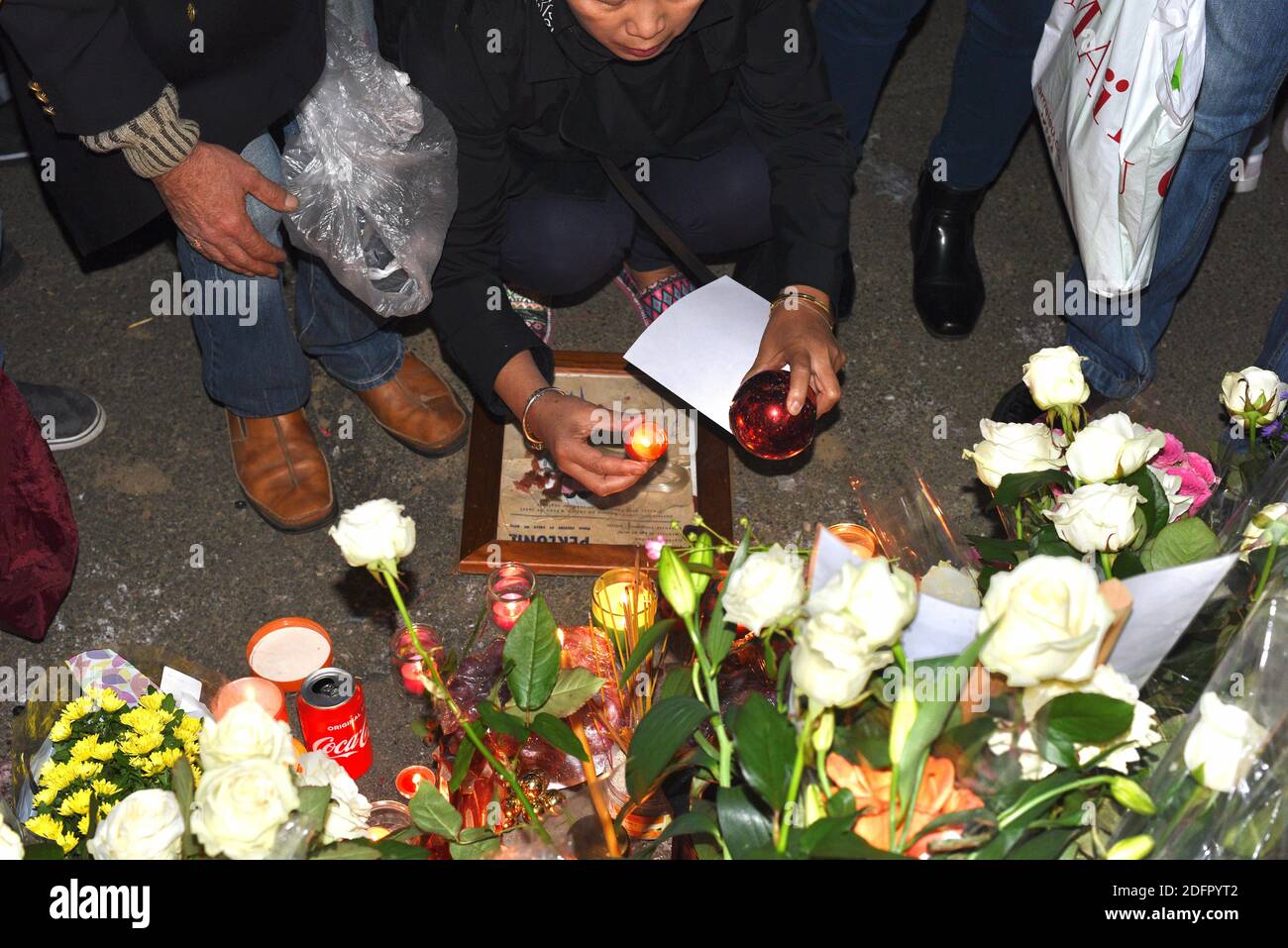 Les gens se rassemblent pour une marche blanche en faveur de la famille de Sophie le Tan à Schiltigheim, dans la banlieue de Strasbourg, France, le 29 septembre 2018. Jean-Marc Reiser, un homme de 58 ans aux antécédents criminels très élevés, a été inculpé pour meurtre et enlèvement à Strasbourg, dix jours après la disparition de la femme de 20 ans. Photo de Nicolas Roses/ABACAPRESS.COM Banque D'Images
