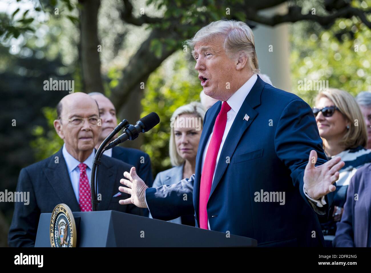 Le président Donald J. Trump prononce une allocution sur l'Accord États-Unis Mexique Canada (USMCA) dans le jardin des roses à la Maison Blanche le 1er octobre 2018 à Washington, D.C., le président Trump a annoncé que les États-Unis et le Canada ont convenu d'un accord remplaçant l'Accord de libre-échange nord-américain. Photo de Pete Marovich/ABACAUSA.com Banque D'Images