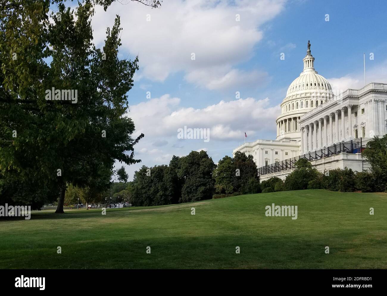 La façade sud-ouest du bâtiment du Capitole des États-Unis, avec la coupole et l'aile de la Chambre des représentants, sur Capitol Hill à Washington DC, Banque D'Images