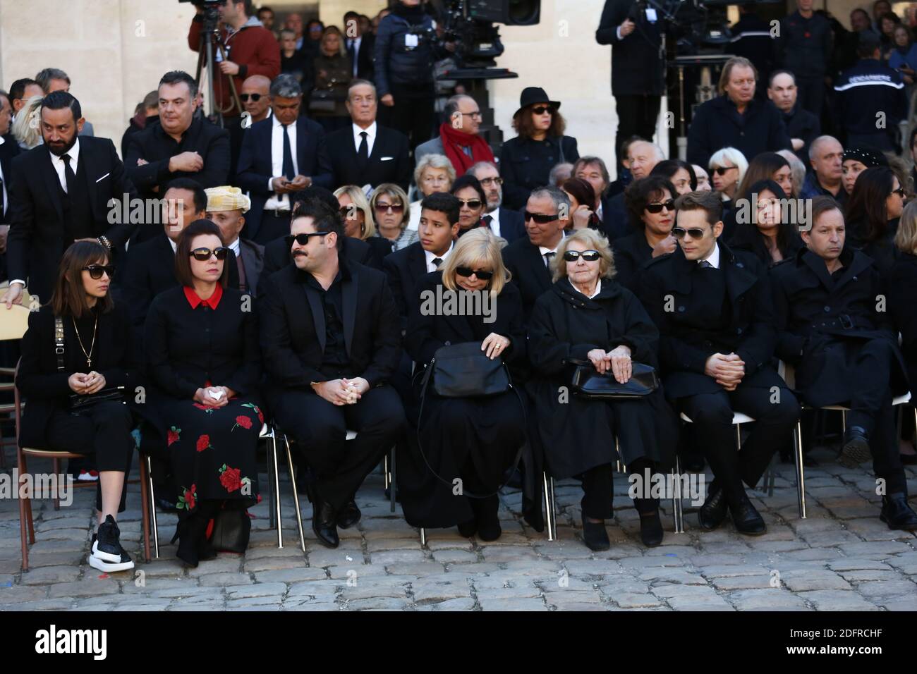 Membres de la famille Charles Aznavour, dont la petite-fille Leila, ses filles Seda, sa sœur Aida, ses fils Nicolas et Mischa, au cours de la cérémonie nationale d'hommage au chanteur franco-arménien Charles Aznavour, l'une des plus célèbres stars de la France, Décédé à l'âge de 94 ans, dans la cour de l'Hôtel National des Invalides à Paris, France, le 5 octobre 2018. Photo de Hamilton/pool/ABACAPRESS.COM Banque D'Images