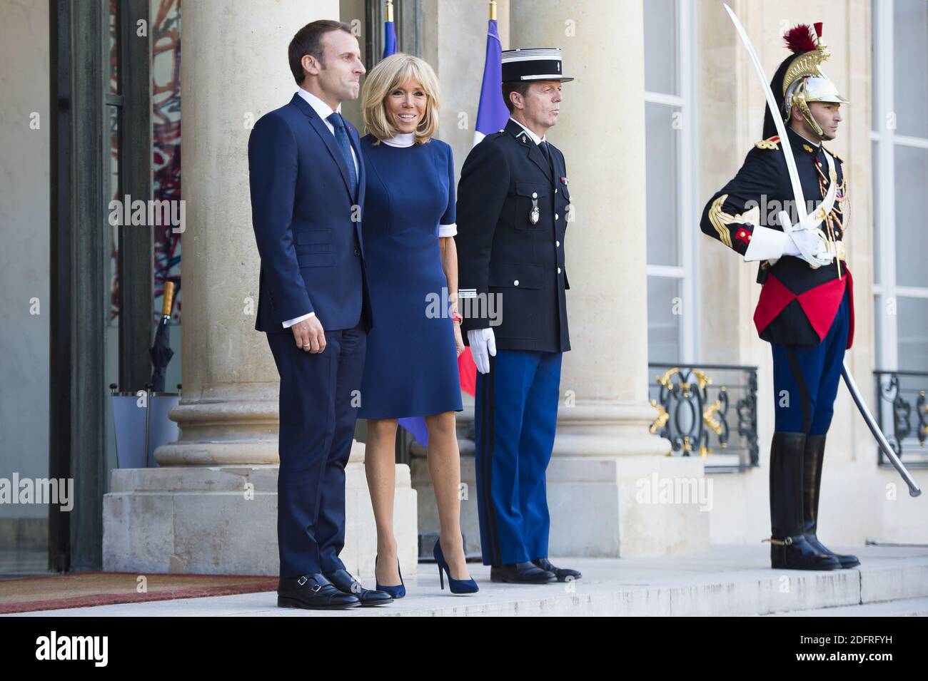 Le président français Emmanuel Macron et sa femme Brigitte Macron assistent à l'Elysee Palace le 8 octobre 2018 . Photo par ELIOT BLONDT/ABACAPRESS.COM Banque D'Images