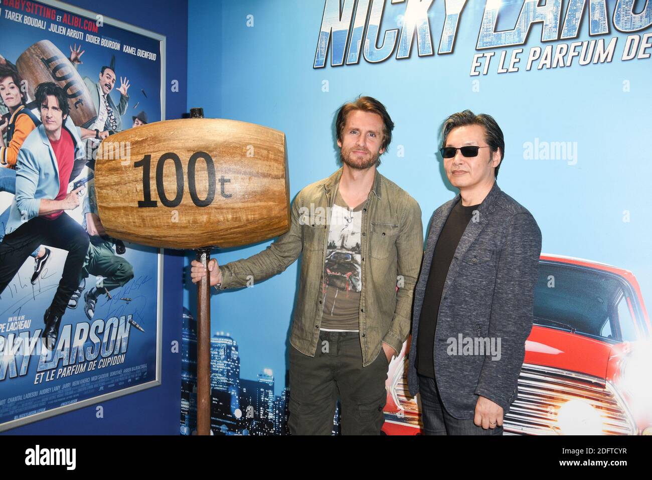 L'acteur Philippe Lacheau et l'auteur de Nicky Larson Tsukasa Hojo assistent à la photo de 'Nicky Larson et le parfum de Cupidon' lors du Comic con Paris 2018 qui s'est tenu à la Grande Halle de la Villette à Paris, en France, le 28 octobre 2018. Photo de Mireille Ampilhac/ABACAPRESS.COM Banque D'Images