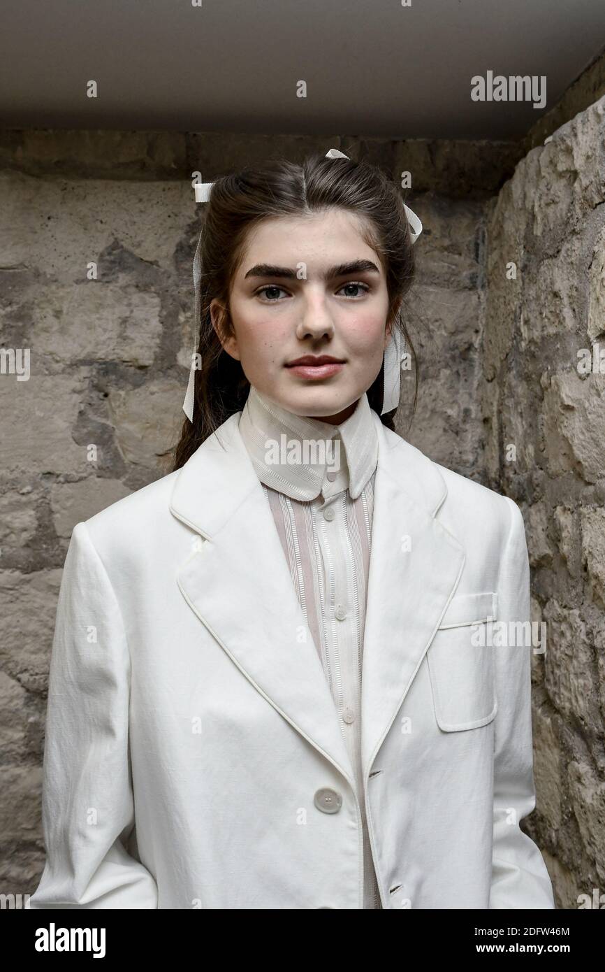 Modèles en coulisses pendant la collection John Galliano Printemps/été 2019 pendant la semaine de la mode de Paris le 2 octobre 2018 à Paris, France. Photo de Gil-Gonzalez/ABACAPRESS.COM Banque D'Images