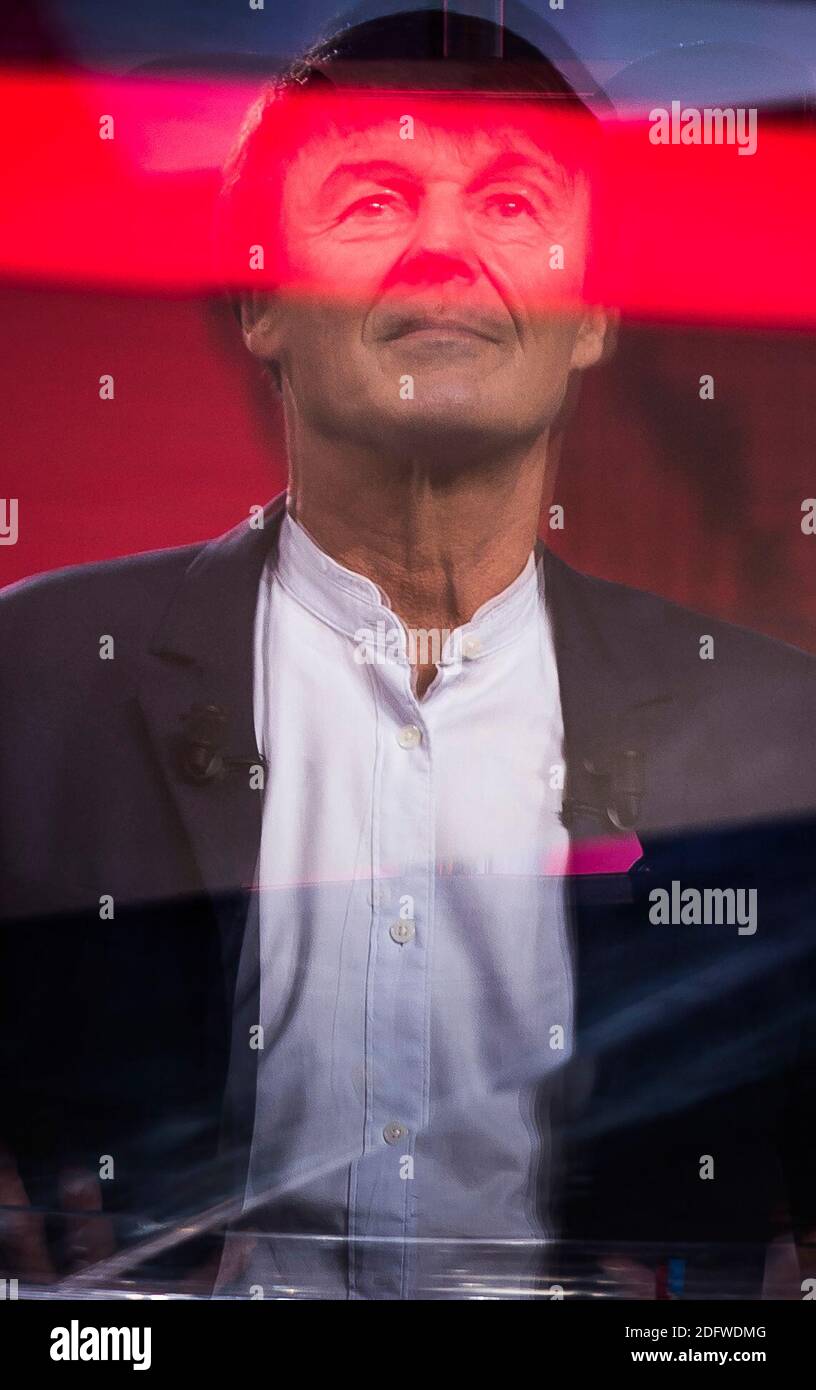 PORTRAIT : Nicolas Hulot, ancien ministre français de la transition écologique et inclusive, pose devant l'émission politique "l'émission politique", le 22 novembre 2018. Photo par Eliot Blondt/ABACAPRESS.COM Banque D'Images