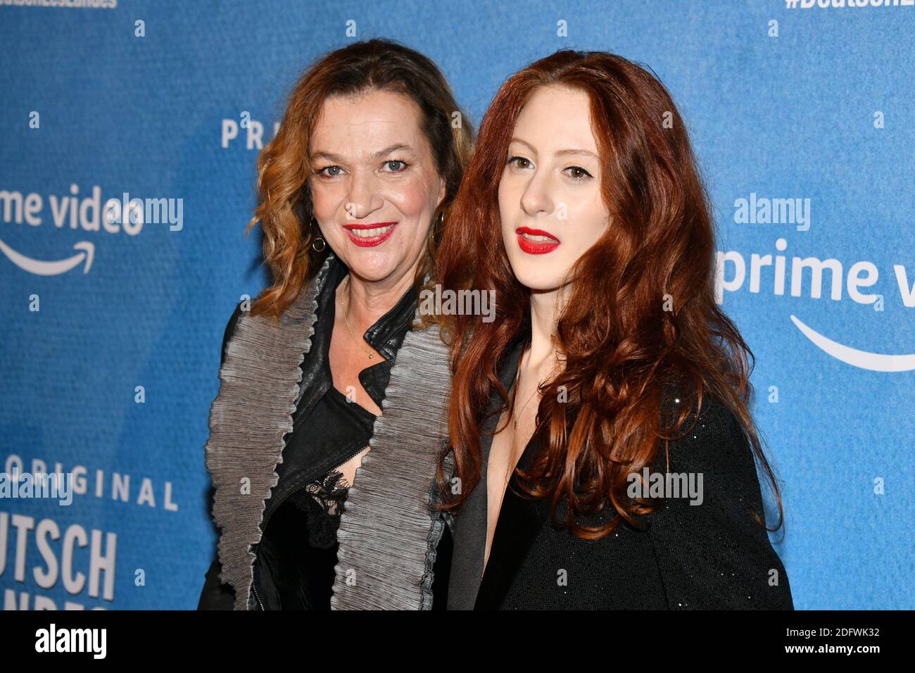 Annette Ernst et Roxane Duran assistent à la première Deutsch-les-Landes à Gaumont Capucines à Paris, France, le 27 novembre 2018. Photo de Laurent Zabulon/ABACAPRESS.COM Banque D'Images