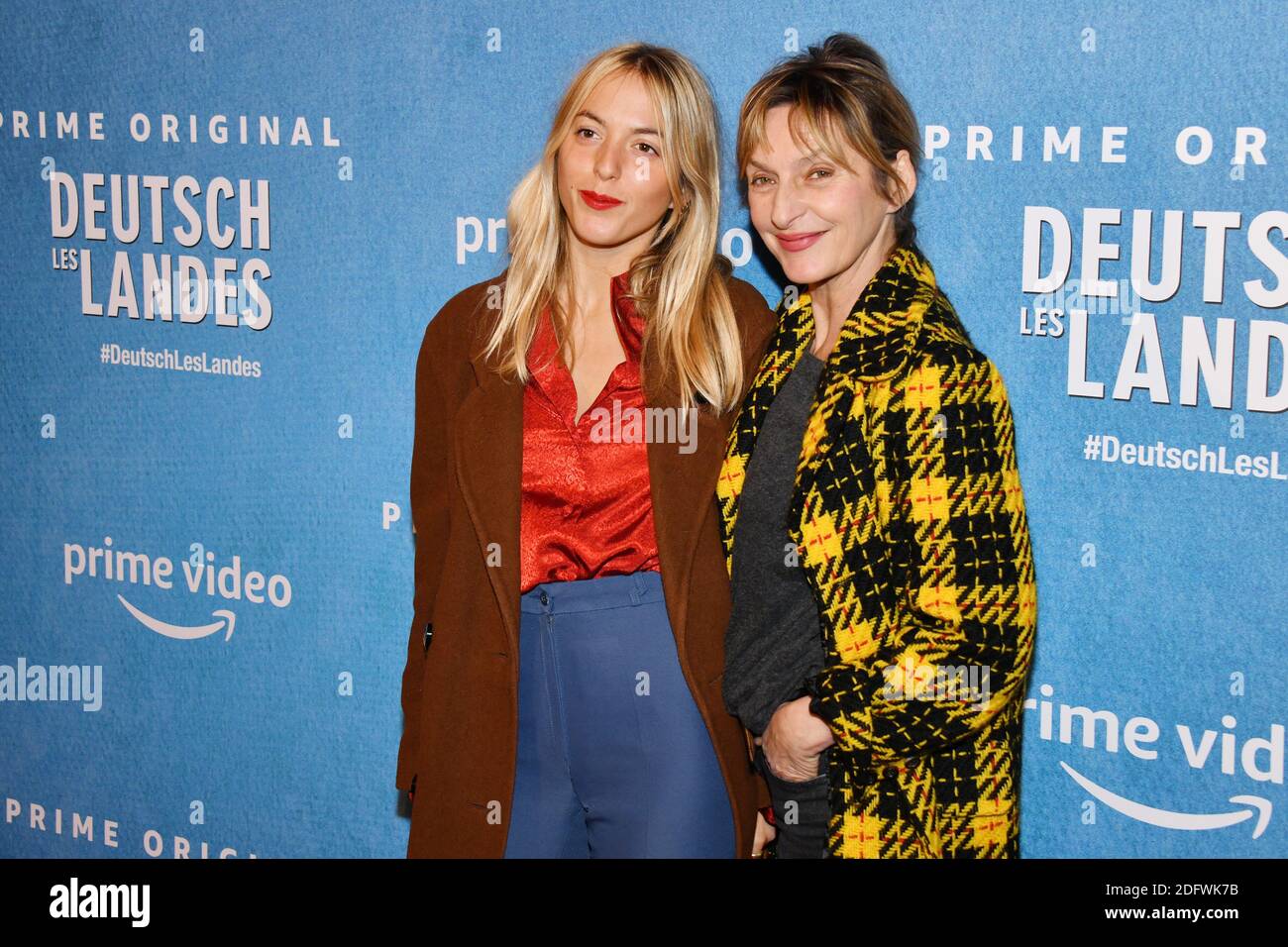 Sophie Mounicot (R) et sa fille Garance assistent à la première Deutsch-les-Landes à Gaumont Capucines à Paris, le 27 novembre 2018. Photo de Laurent Zabulon/ABACAPRESS.COM Banque D'Images