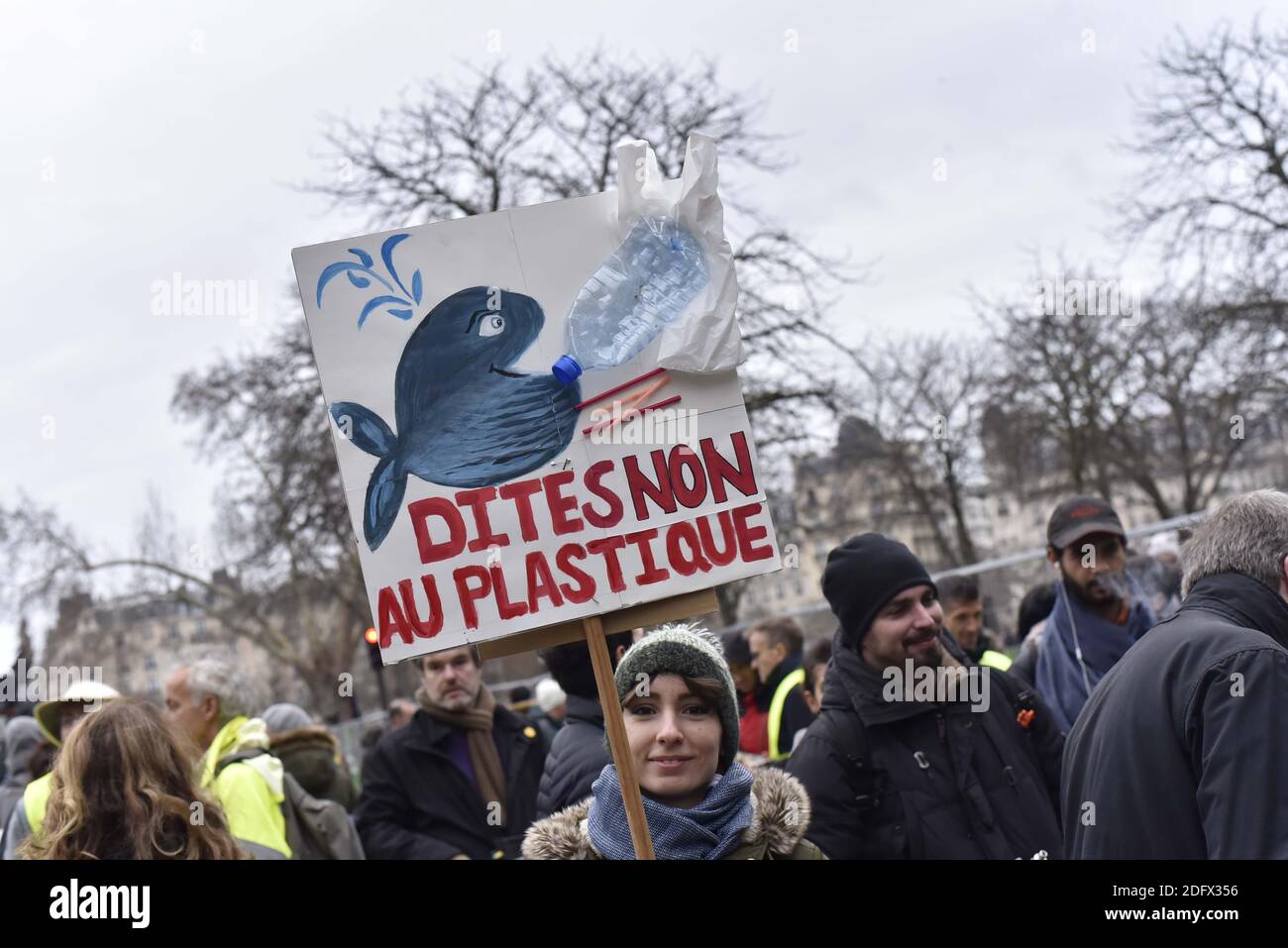 Les militants et manifestants français de l'environnement participent à une marche pour le climat le 8 décembre 2018 à Paris, en France. Photo de Patrice Pierrot/avenir Pictures/ABACAPRESS.COM Banque D'Images