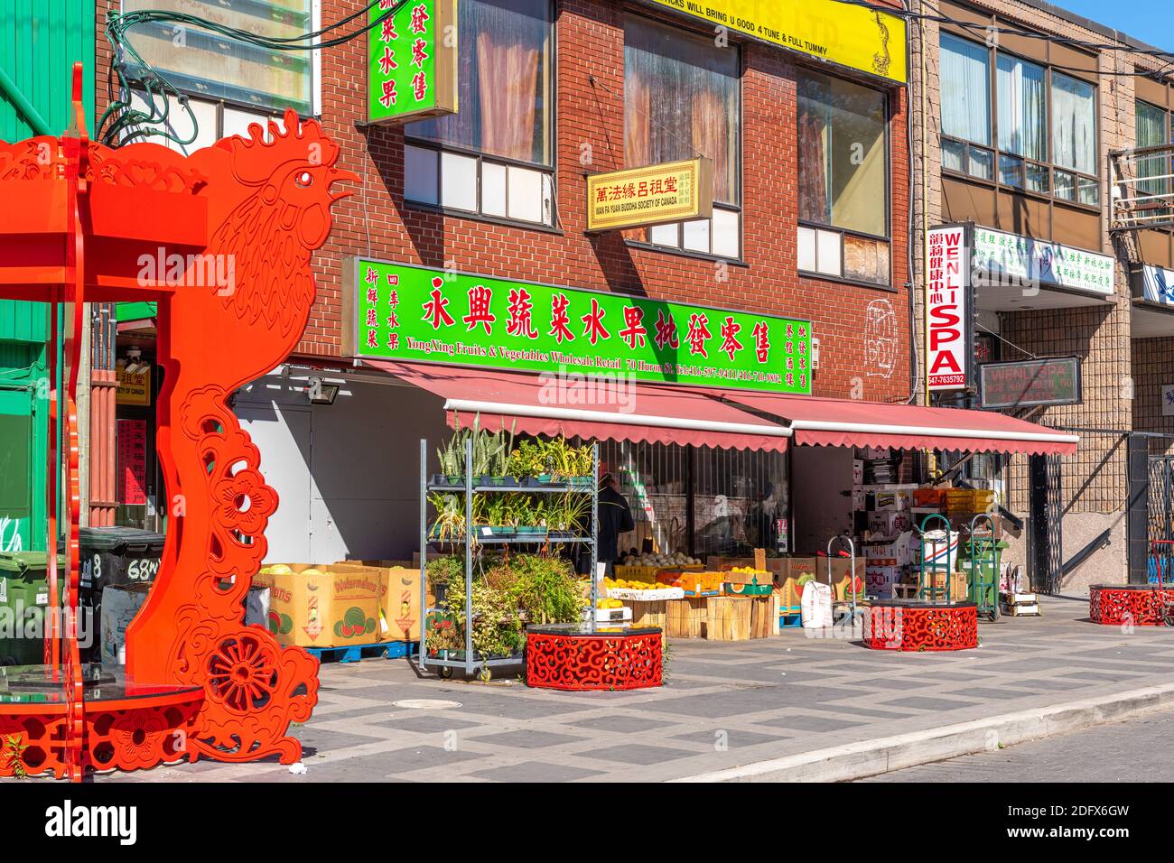 Une façade de marché à Chinatown, à Toronto, au Canada Banque D'Images