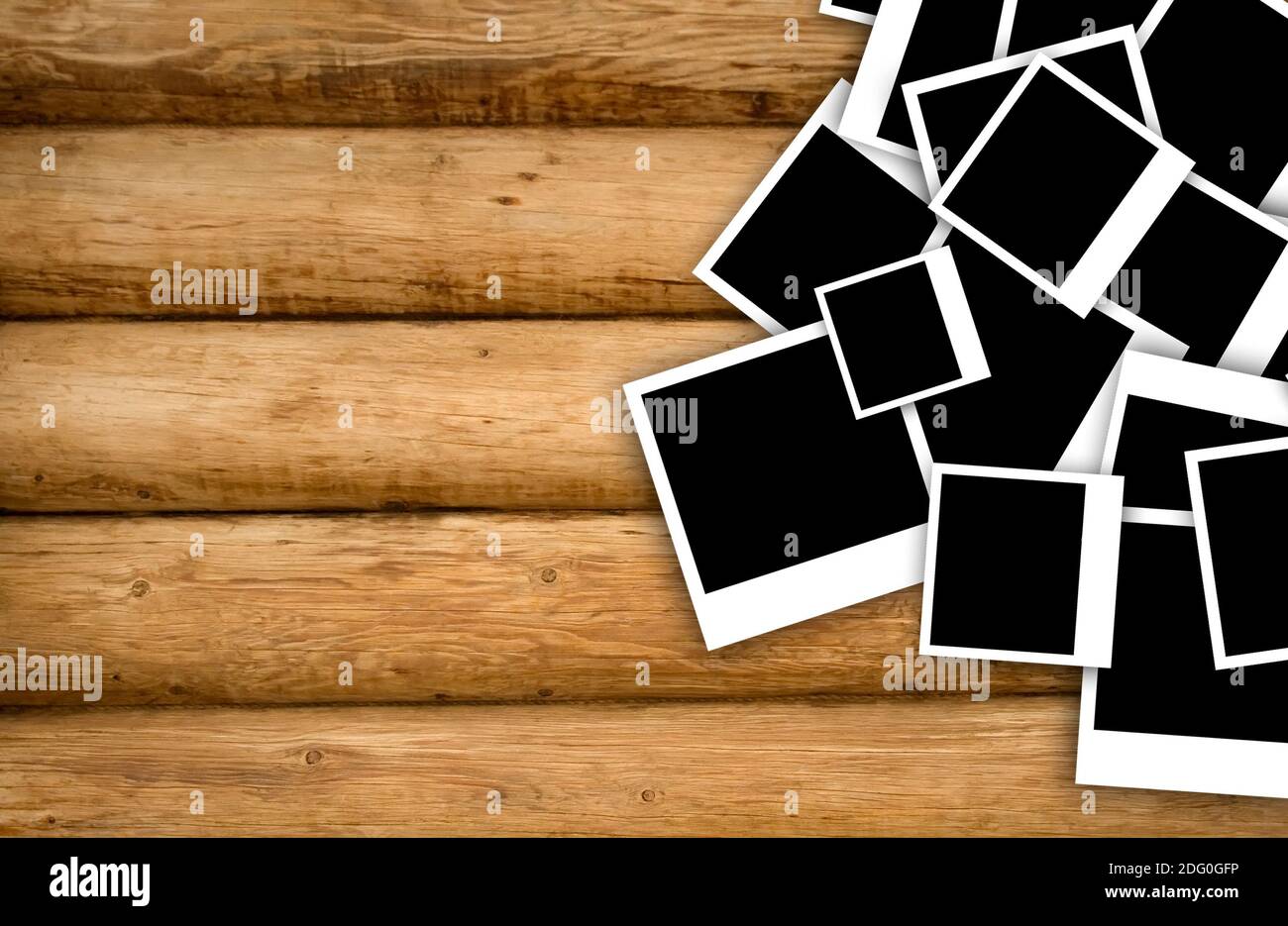 Vider les photos instantanées sur fond de bois de grunge Banque D'Images