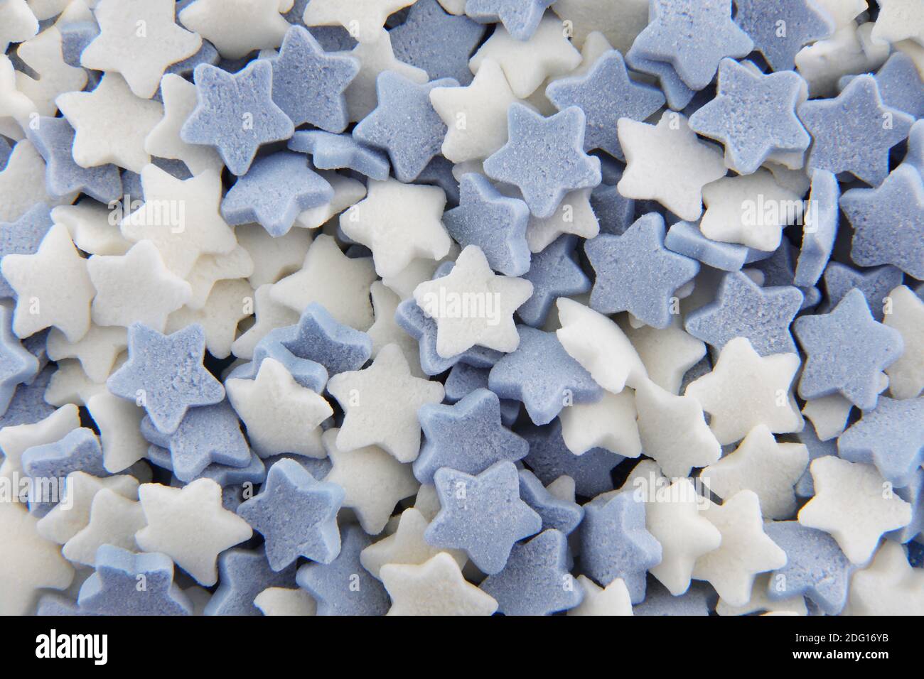 Décorations pour gâteaux bleu et blanc en forme d'étoiles de sucre Banque D'Images