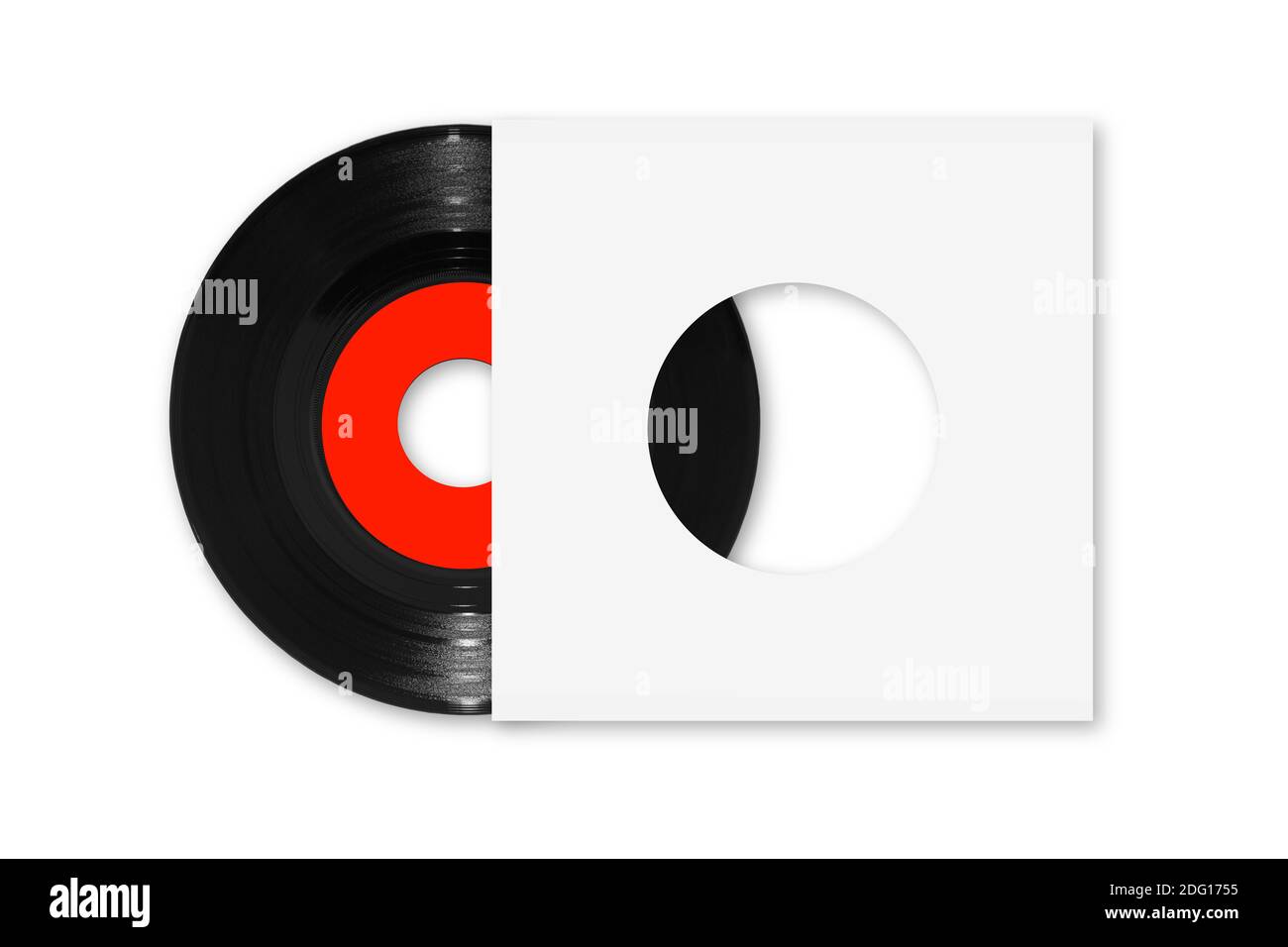 disque vinyle simple 45 tr/min avec étiquette rouge et manchon blanc sur  blanc avec masque Photo Stock - Alamy