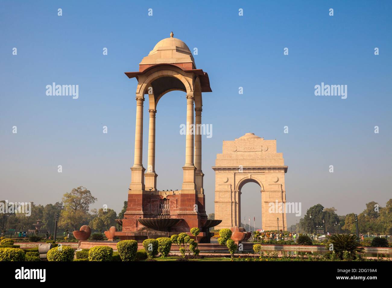 Inde, Delhi, Rajpath, la porte de l'Inde et la canopée vide Banque D'Images