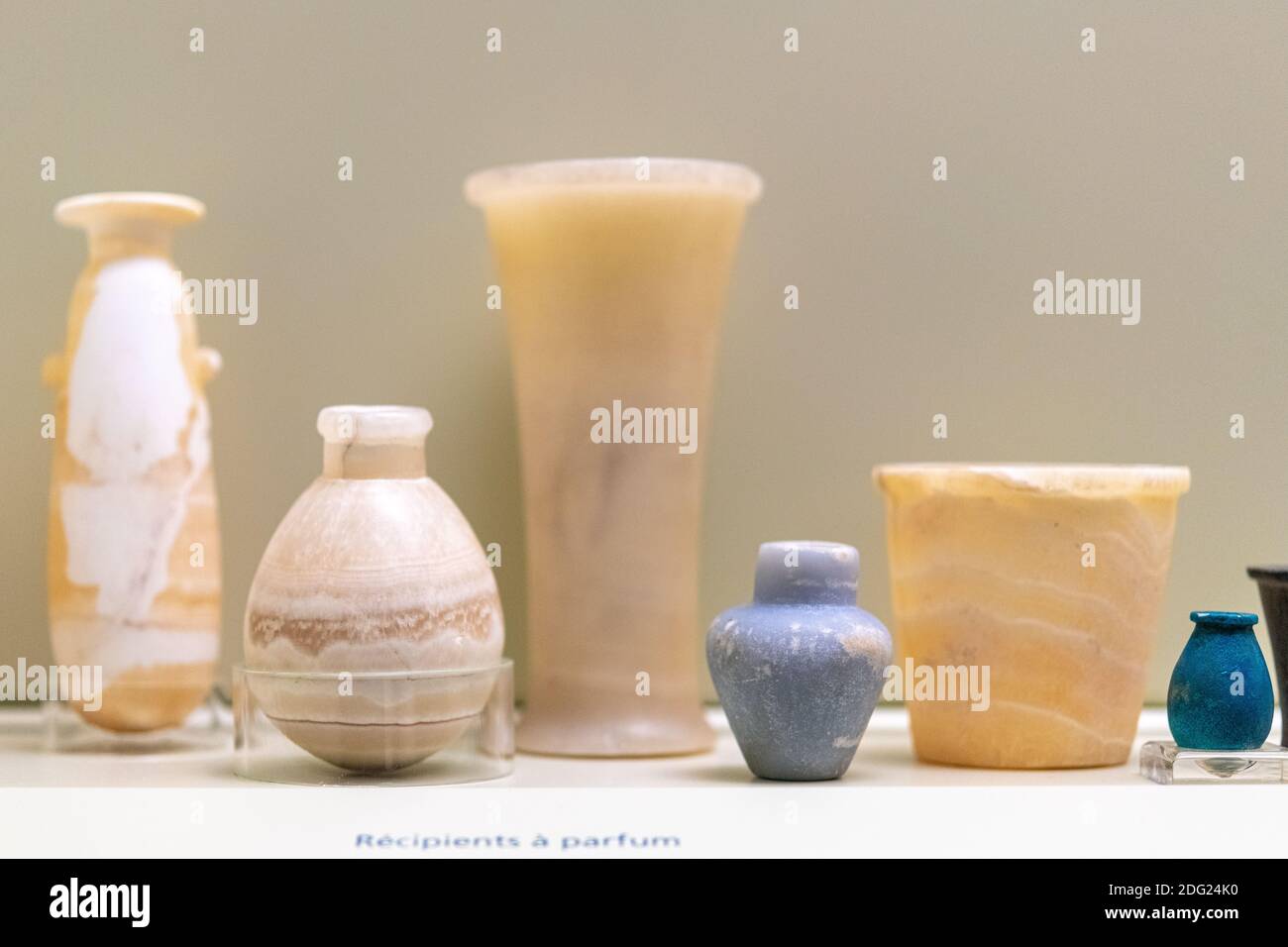 Récipients de parfum anciens égyptiens. L'article est vu dans l'exposition du Musée royal de l'Ontario intitulée « les momies égyptiennes : des vies anciennes. Nouvelles découvertes » Banque D'Images