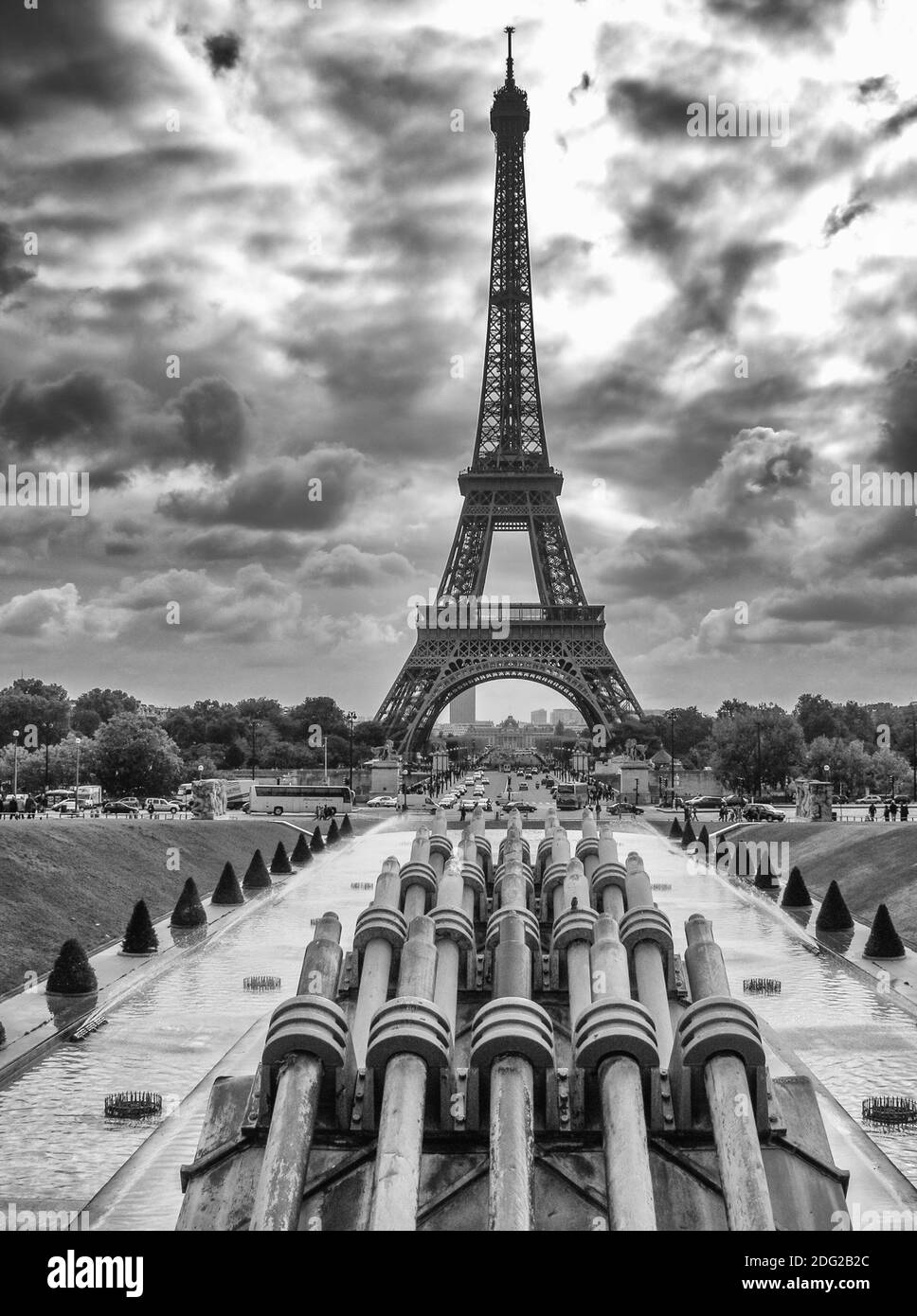 Tour Eiffel, Paris. Vue magnifique sur la célèbre Tour depuis les jardins du Trocadéro Banque D'Images