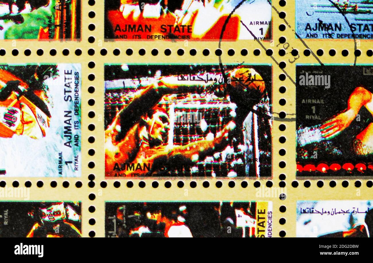 MOSCOU, RUSSIE - 10 NOVEMBRE 2018 : un timbre imprimé à Umm al-Qaiwain montre Water polo, série des Jeux Olympiques d'été, vers 1972 Banque D'Images