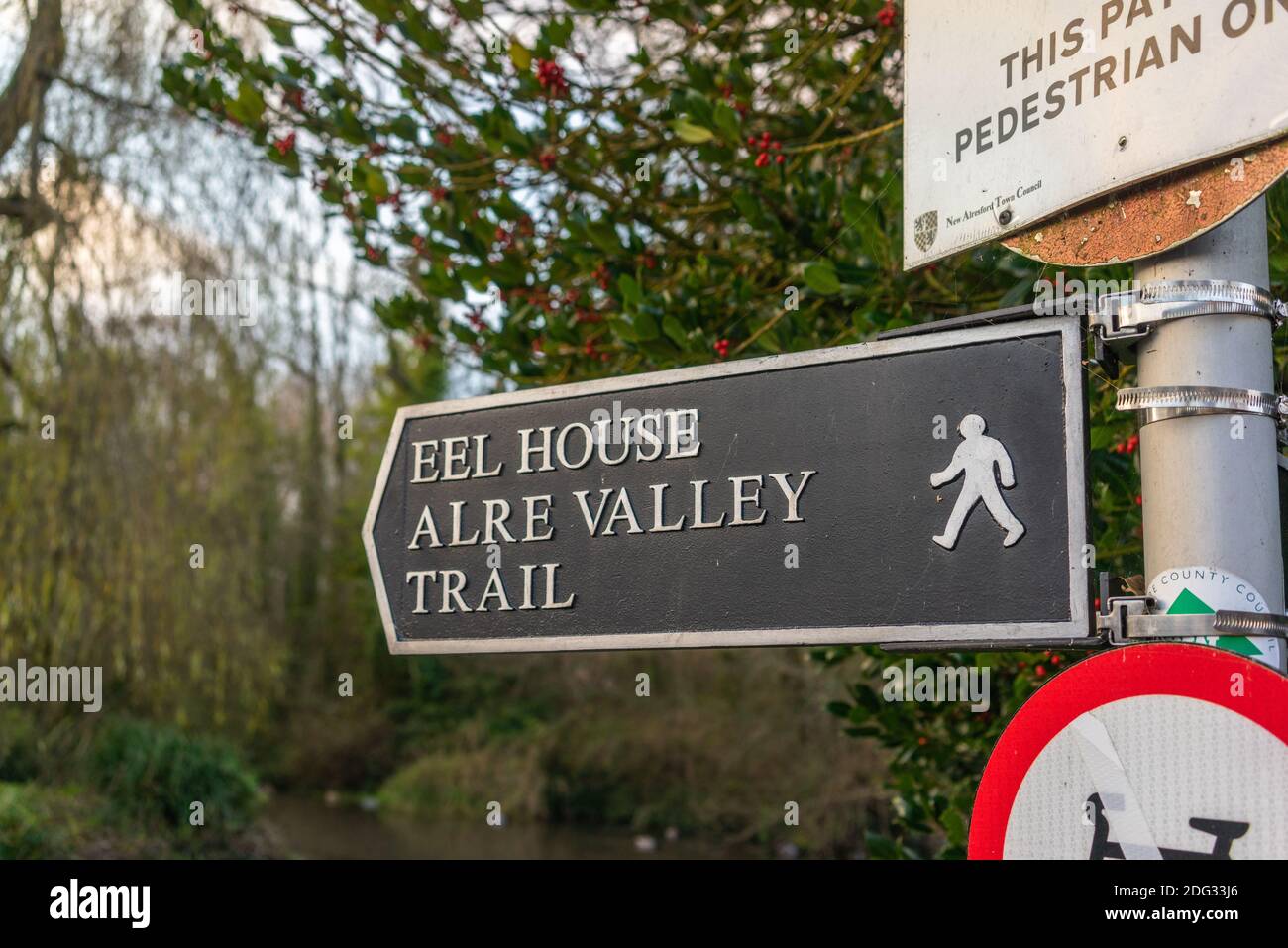 Panneau / direction de la maison d'Eel le long de l'allée de la vallée de l'Alre à New Alresford, Hampshire, Angleterre, Royaume-Uni Banque D'Images
