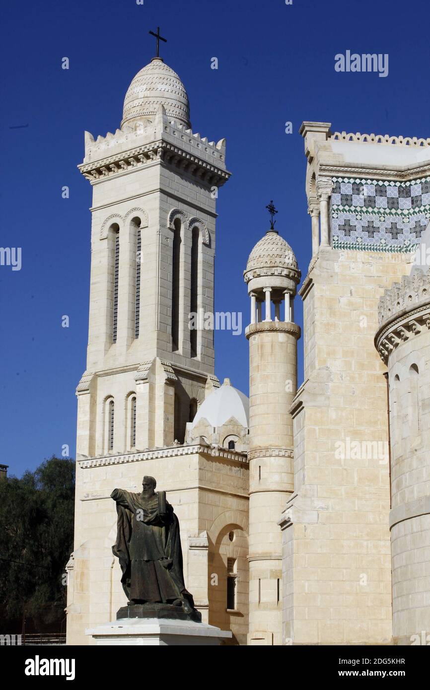 Vue générale de la basilique notre-Dame d'Afrique dans le quartier de Bab el-Oued à Alger, Algérie, le 14 février 2017. Photo de Billal Bensalem/APP/ABACAPRESS.COM Banque D'Images