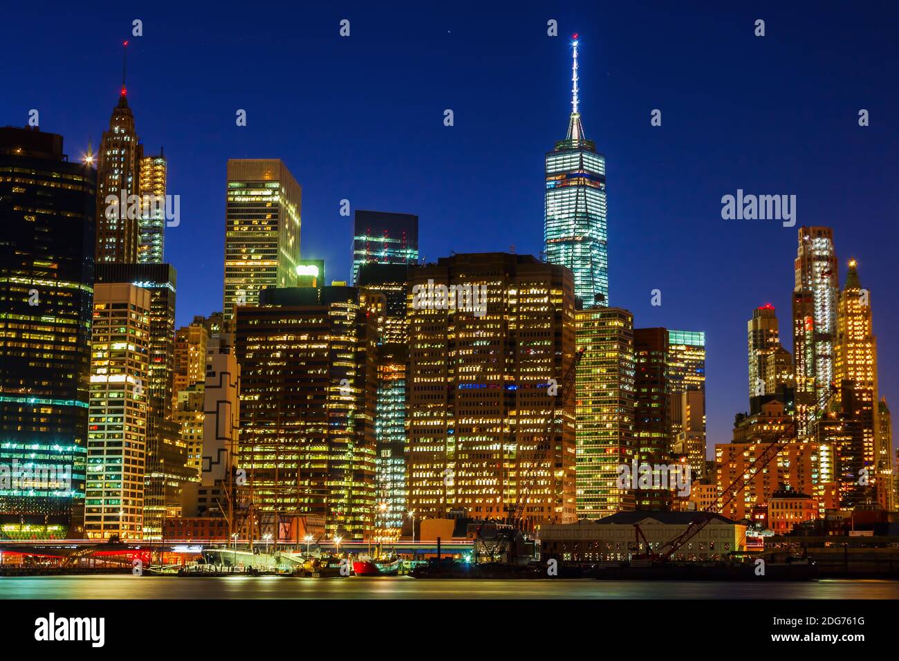 Vue nocturne de Manhattan, New York Banque D'Images Vue nocturne de Manhattan, New York Banque D'Images