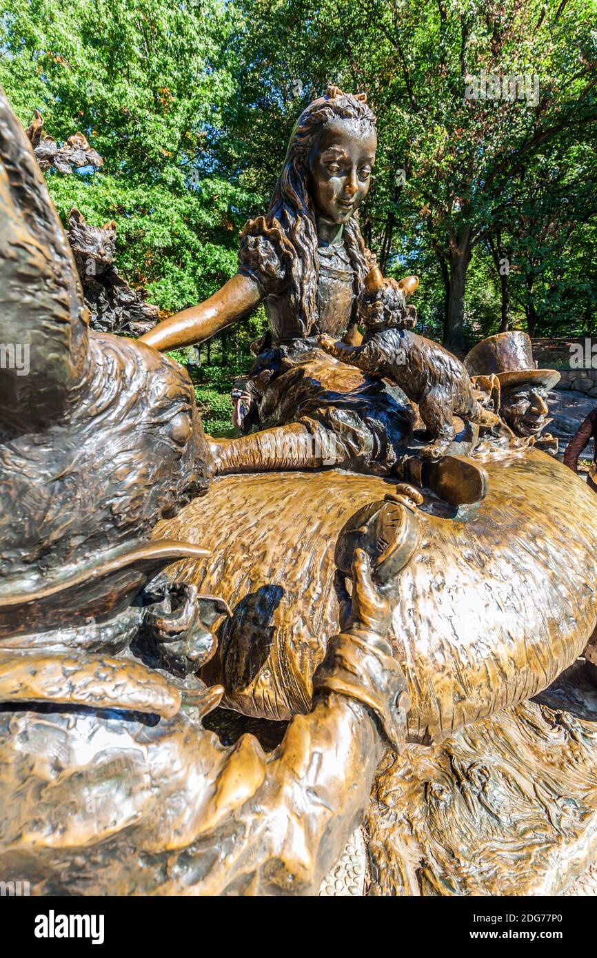 Sculpture Alice in Wonderland à Central Park, New York Banque D'Images Sculpture Alice in Wonderland à Central Park, New York Banque D'Images