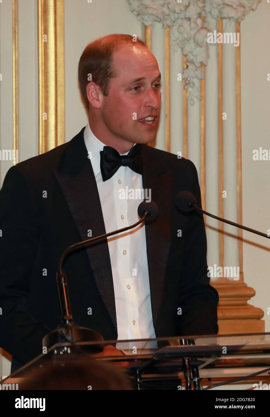 Kate Middleton, duchesse de Cambridge et Prince William, duc de Cambridge, arrivent pour un dîner offert par l'ambassadeur de sa Majesté en France, Edward Llewellyn, à l'ambassade britannique à Paris, dans le cadre de leur visite officielle dans la capitale française le 17 mars 2017 à Paris, en France. Photo par Pool/ABACAPRESS.COM Banque D'Images