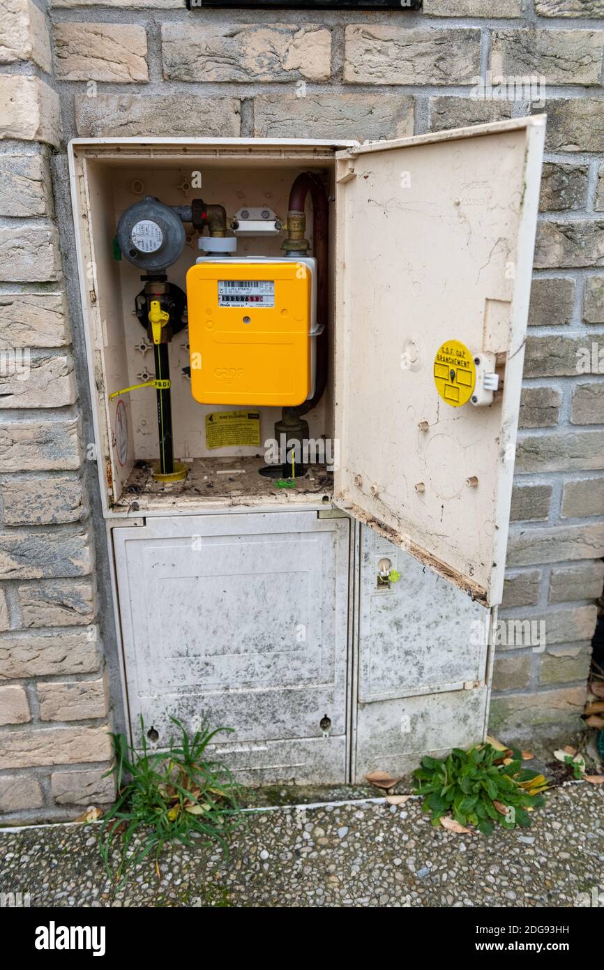 Paris, France - 08 décembre 2020 : Nouveau compteur de gaz intelligent Gazpar du GRDF (Gas Network distribution France) Banque D'Images Paris, France - 08 décembre 2020 : Nouveau compteur de gaz intelligent Gazpar du GRDF (Gas Network distribution France) Banque D'Images