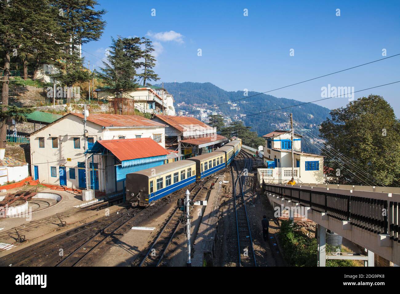 Inde, Nord-Ouest de l'Inde, le chemin de fer Kalka–Shimla, le train de jouets Himalaya Queen à la gare de Shimla Banque D'Images