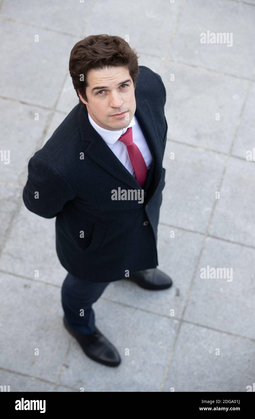 Le Secrétaire d'Etat à la politique scientifique, Thomas Dermine, pose pour le photographe avant une visite au Musée KBR, bibliothèque scientifique nationale, Tuesd Banque D'Images