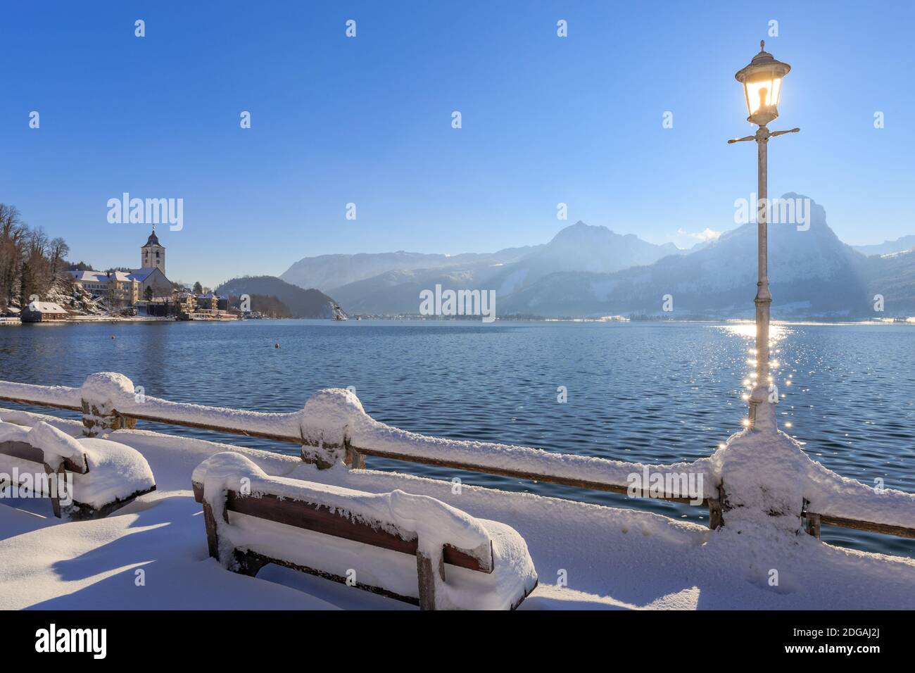 Hiver au Wolfgangsee dans le Salzkammergut Banque D'Images