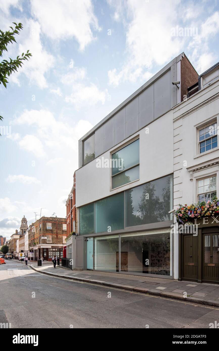 Vue oblique de la galerie Lisson. Lisson Gallery, Marylebone, Royaume-Uni. Architecte : Tony Fretton Architects Ltd, 1992. Banque D'Images