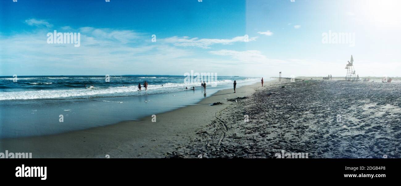 Touristes sur la plage, fort Tilden Beach, fort Tilden, Queens, New York City, New York State, Etats-Unis Banque D'Images