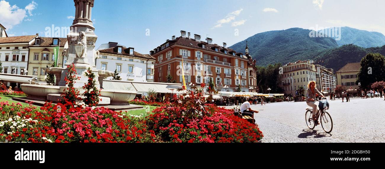 Bâtiments dans une ville, Bolzano, Trentin-Haut-Adige, Italie Banque D'Images