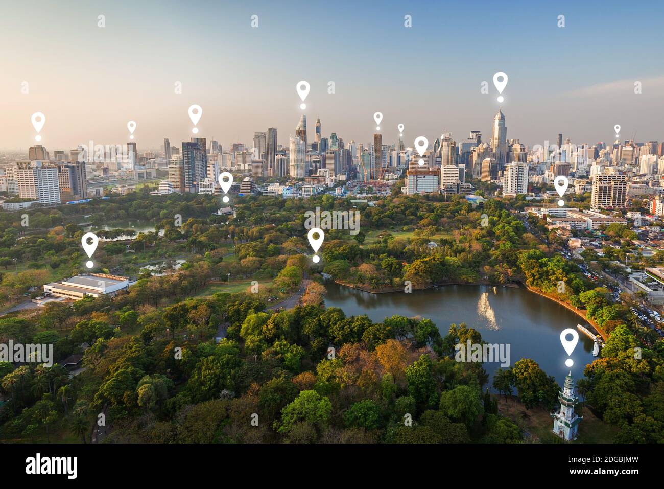 Icônes de carte dans le paysage urbain de Bangkok. Parc Lumpini (Lumphini) et ville de Bangkok en Thaïlande vue d'en haut. Banque D'Images