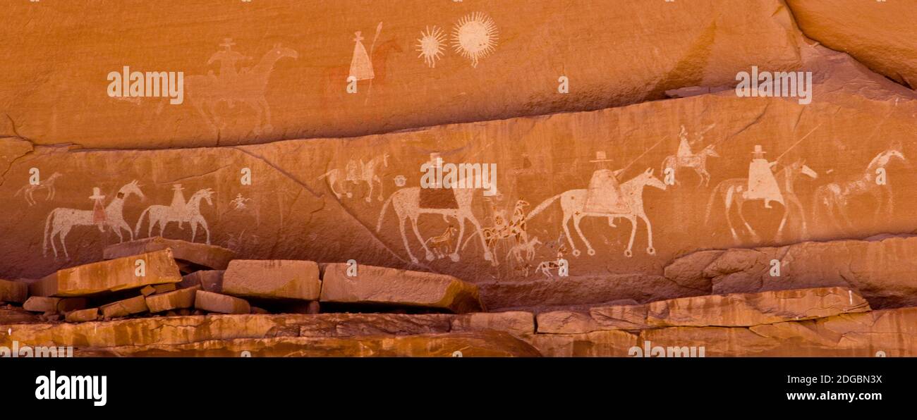 Pétroglyphes sur grès, monument national du Canyon de Chelly, Arizona, États-Unis Banque D'Images