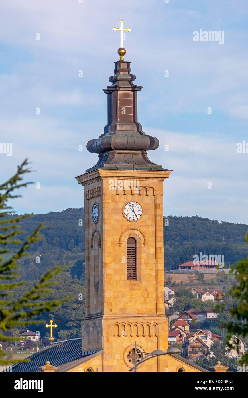 Tour de l'église orthodoxe à Gornji Milanovac en Serbie Banque D'Images