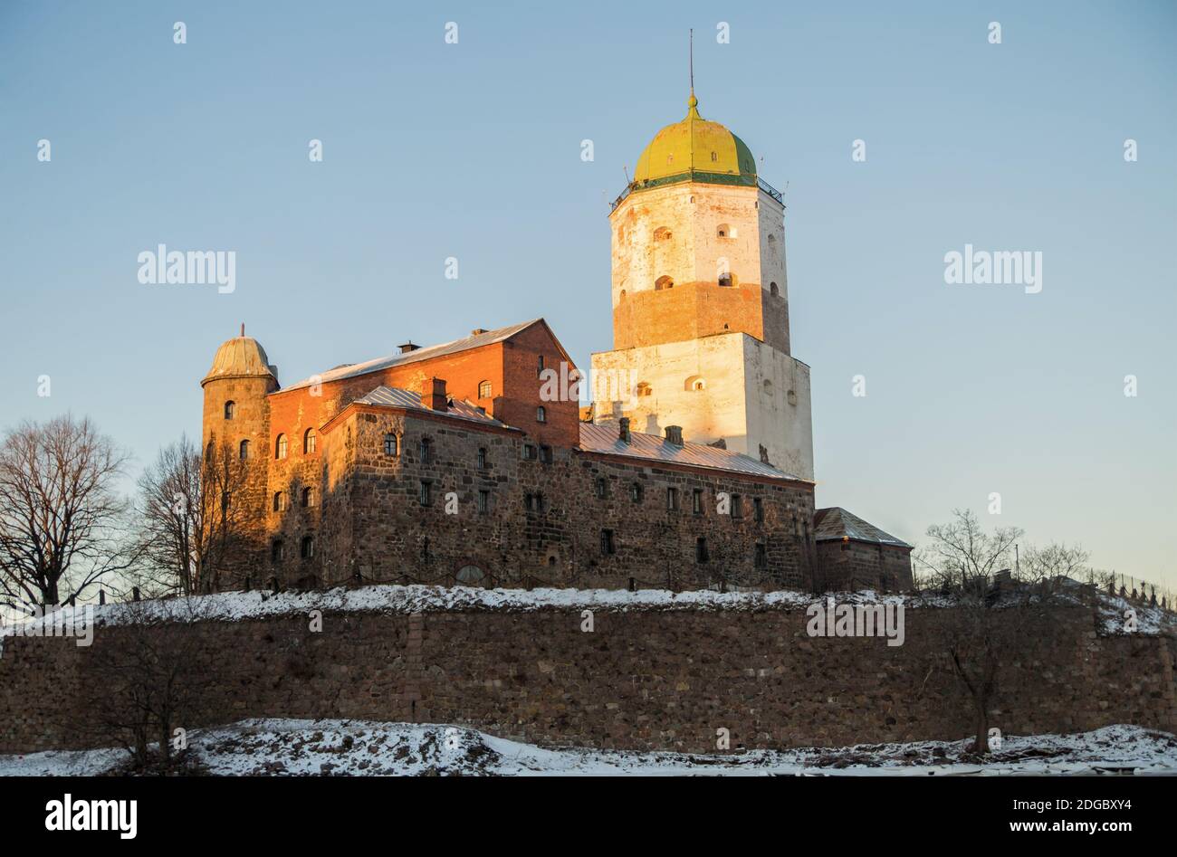 Russie Vyborg Leningrad ancien château oblast avec une grande tour sur l'île Banque D'Images