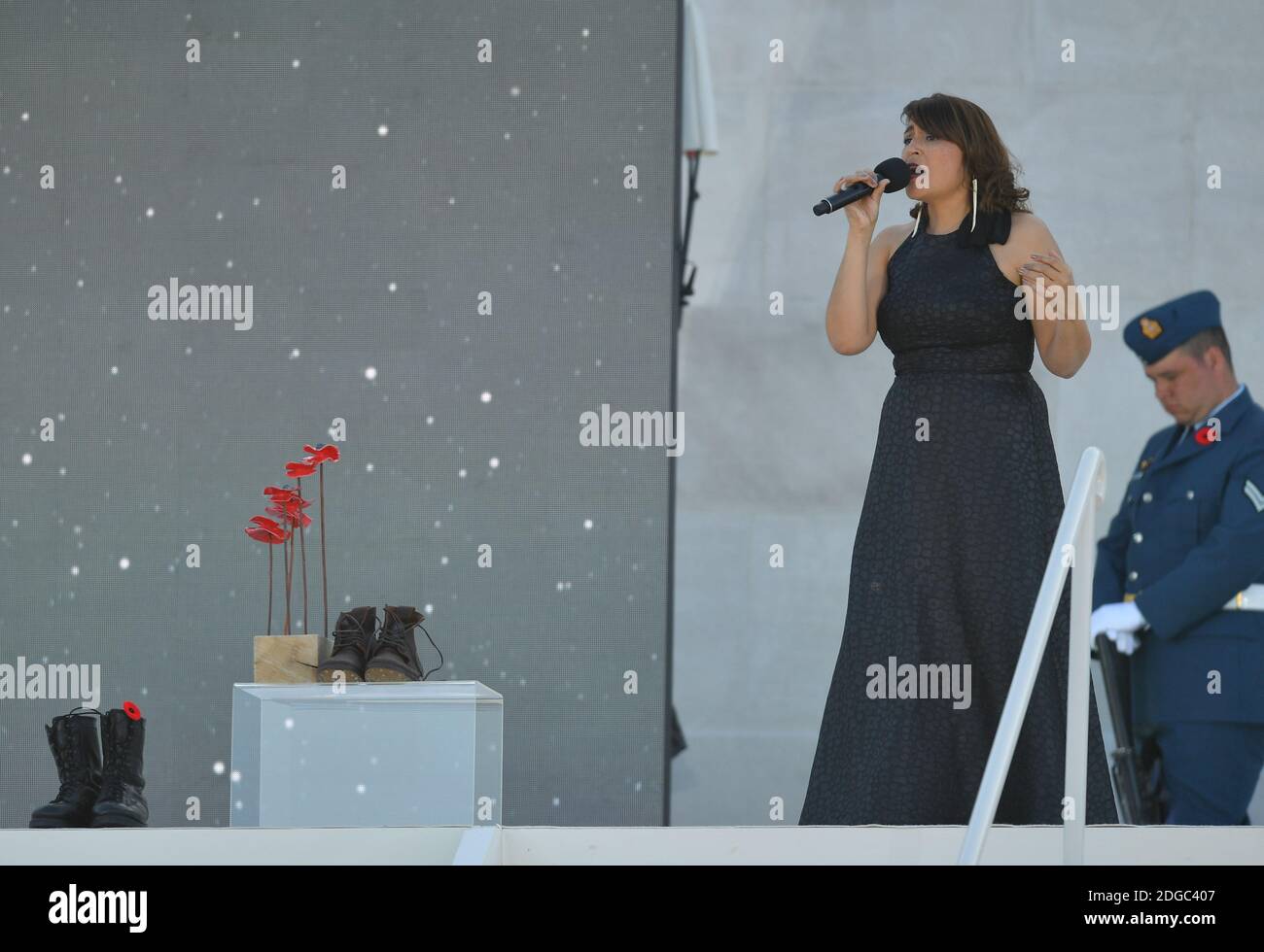 La chanteuse canadienne Isabelle Boulay, lors de la cérémonie du Mémorial national du Canada à Vimy, près d'Arras, en France, le 9 avril 2017, pour commémorer le 100e anniversaire de la bataille de la crête de Vimy, une bataille de la première Guerre mondiale qui a contribué à façonner l'identité nationale de l'ancienne colonie britannique en tant que Canada. Photo de Christian Liewig/ABACAPRESS.COM Banque D'Images