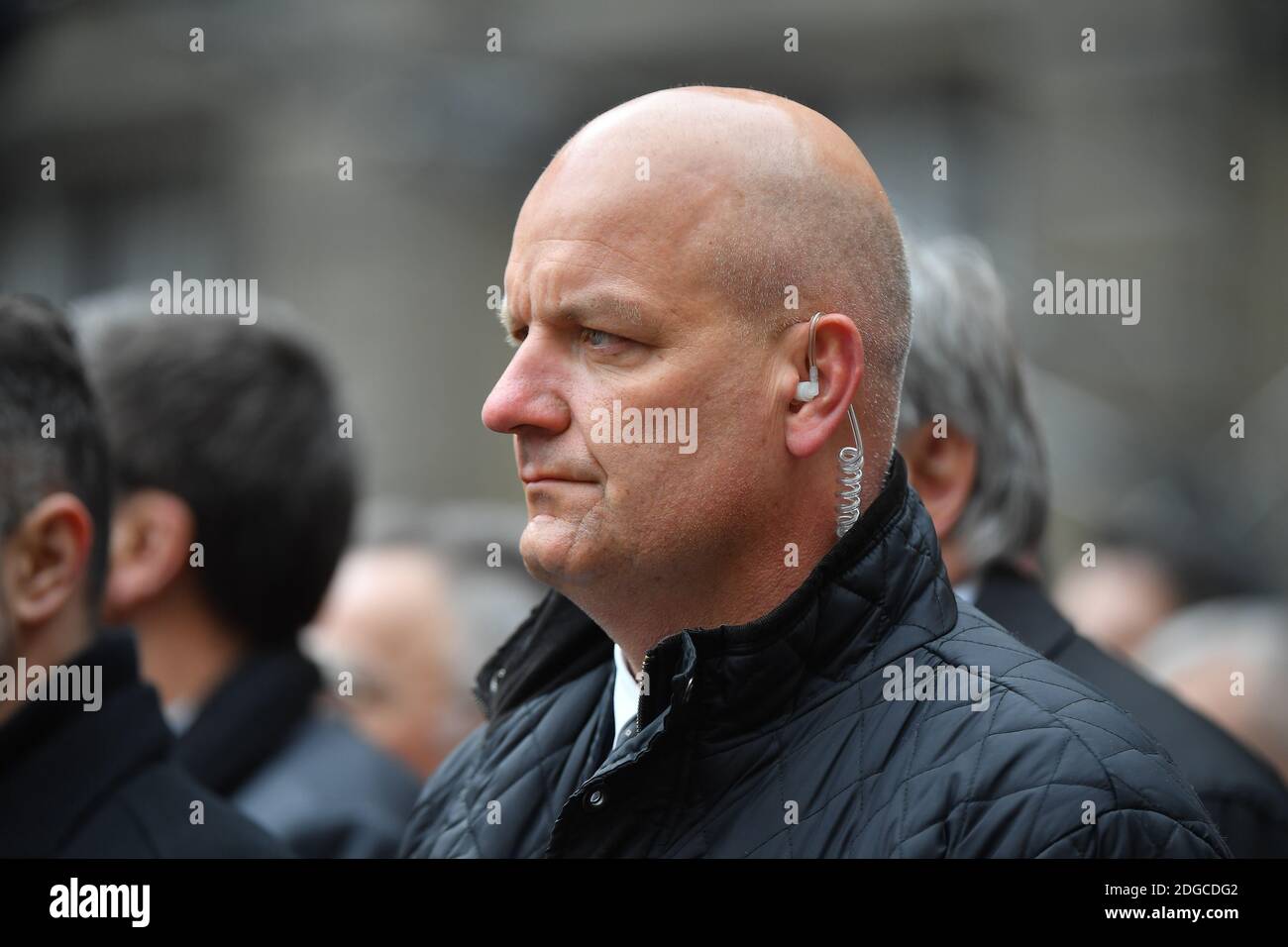 Le garde du corps de Marine le Pen Thierry Legier assistait à une cérémonie en hommage au capitaine Xavier Jugele, officier de police qui a été assassiné par un terroriste sur les champs-Élysées la semaine dernière, à la Préfecture de police de Paris, France, le 25 avril 2017. Photo de Christian Liewig/ABACAPRESS.COM Banque D'Images