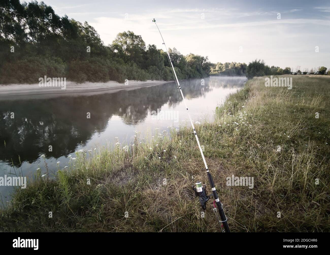 Attirail de pêche pour la capture de poissons dans la rivière. Banque D'Images