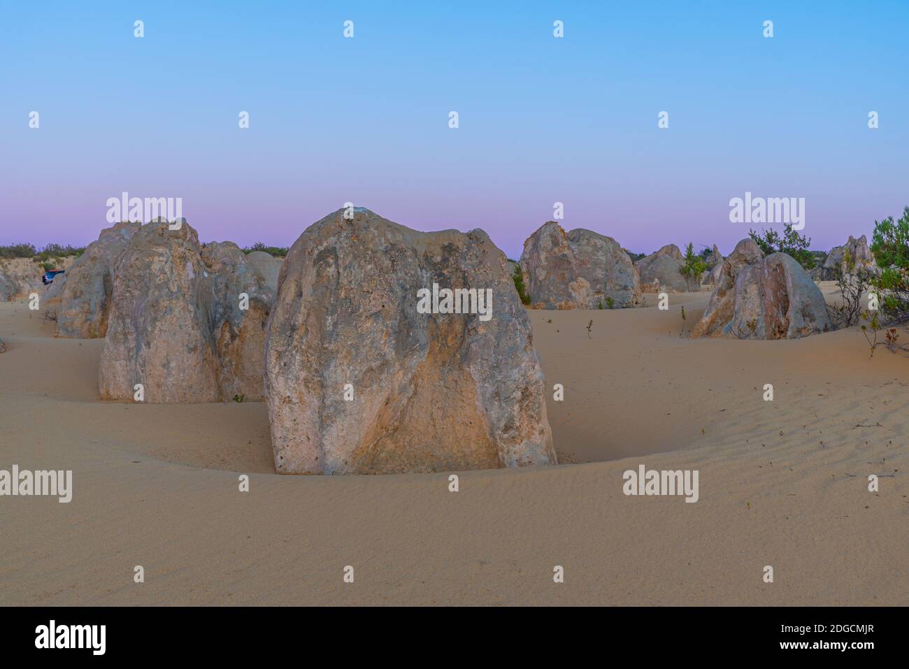 Coucher de soleil sur le désert des Pinnacles en Australie Banque D'Images