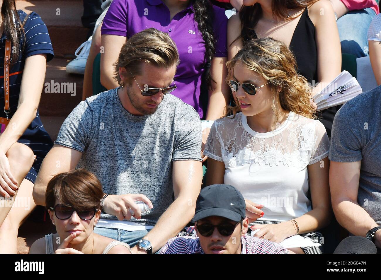 Elodie Fontan, Philippe Lacheau participe à l'Open de tennis français de Roland Garros le 1er juin 2017 à Paris, France. Photo de Laurent Zabulon/ABACAPRESS.COM Banque D'Images