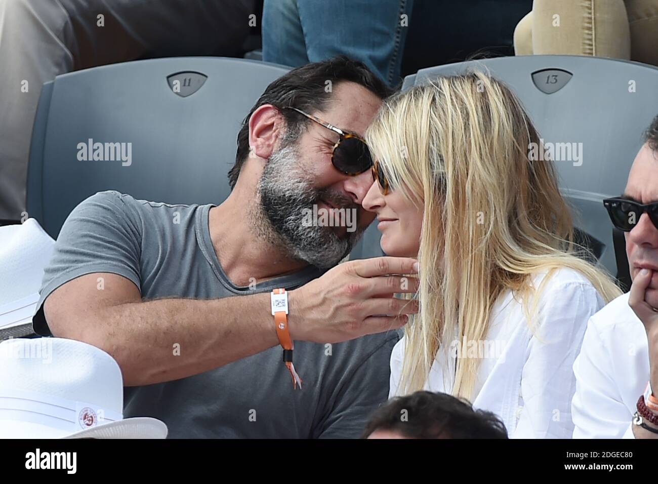 Gilles Lellouche et sa petite amie Alizée Guino­chet assistent à l'Open