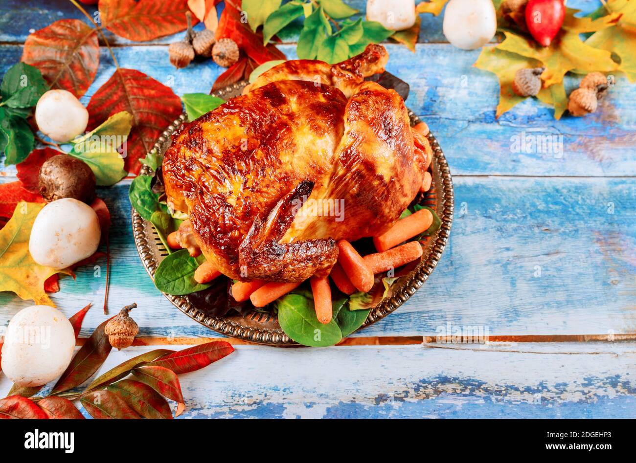 Poulet grillé chaud grillé pour les fêtes avec pour Thanksgiving Banque D'Images