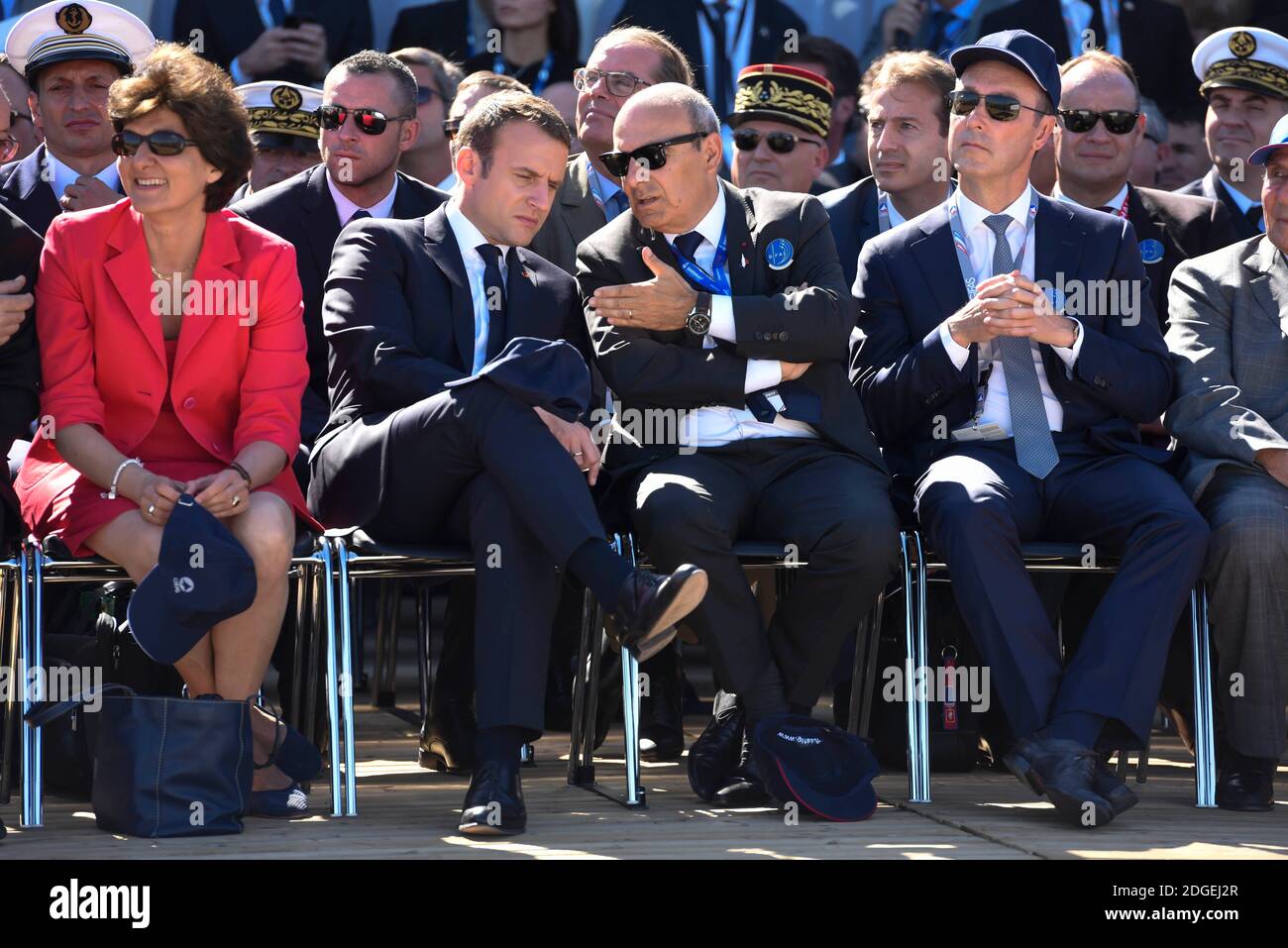 Jean Yves le Drian, ministre des affaires étrangères, Sylvie Goulard, ministre des armes, Emmanuel Macron, président de la République, Eric trappier, PDG du Groupe Dassault Aviation, président du GIFAS, Fabrice Bregier, directeur général délégué d'Airbus Group52eme international de l'aéronautique et de l'espace salon. Visite du Président de la République . Le Bourget, près de Paris, le 19 juin 2017. Photo de Gilles Rolle/Pool/ABACAPRESS.COM Banque D'Images