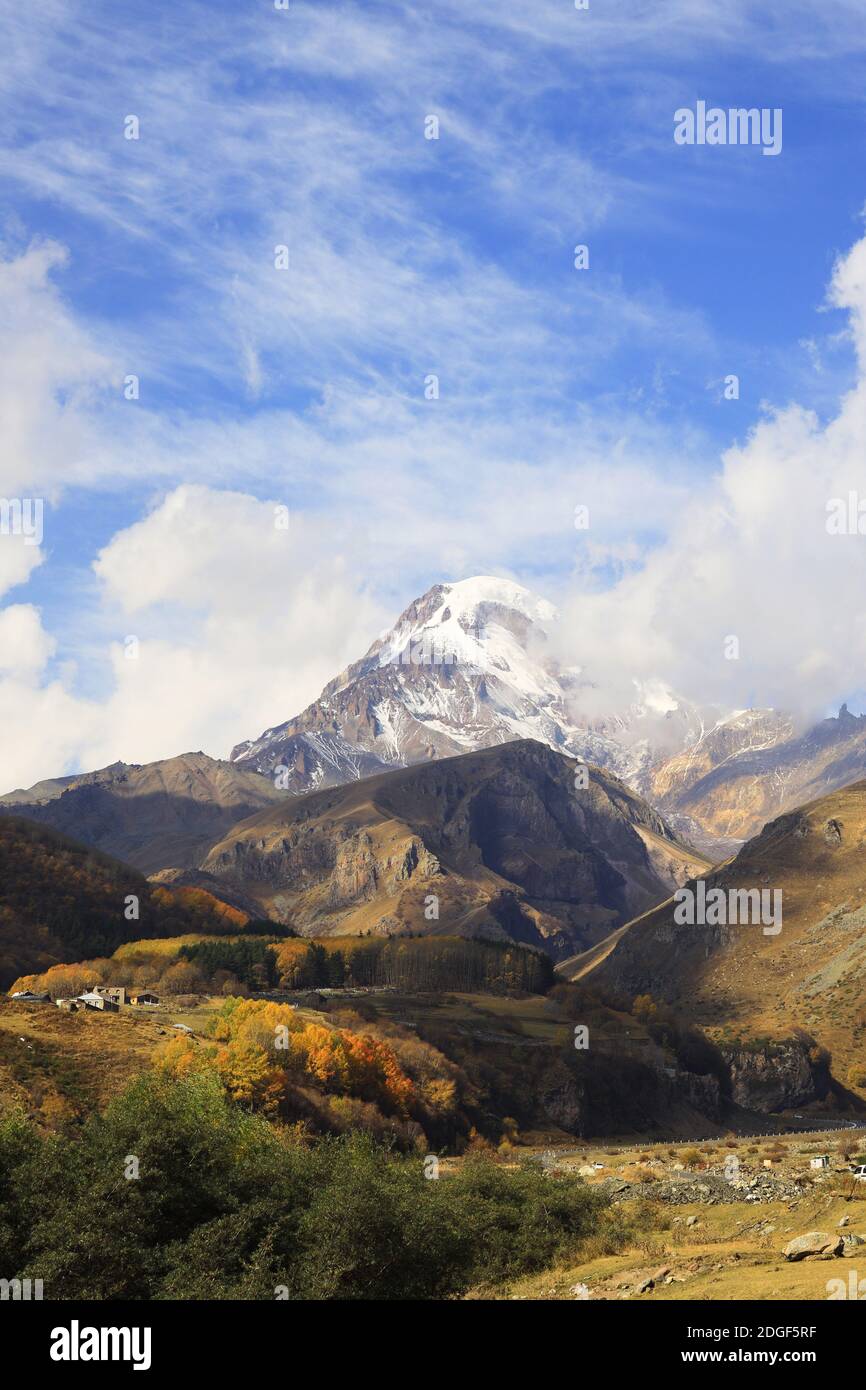 Mont Kasbek dans le Grand Caucase, la Géorgie, l'Asie Banque D'Images